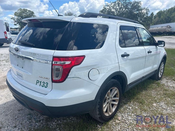 2015-ford-explorer-image-3