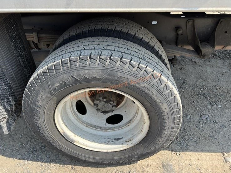 2012-ford-e450-image-13