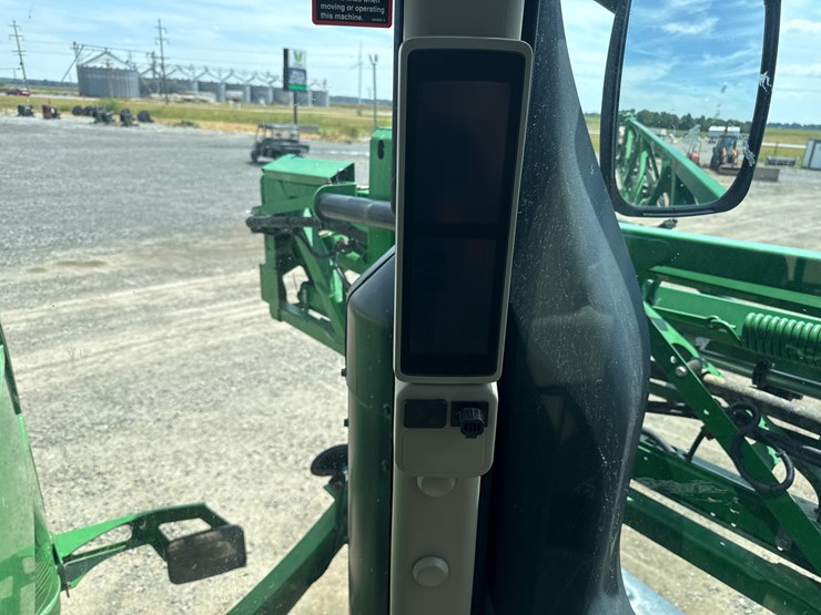 2018-john-deere-r4038-image-46