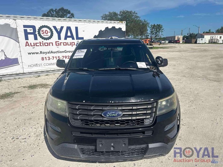 2016-ford-explorer-image-22