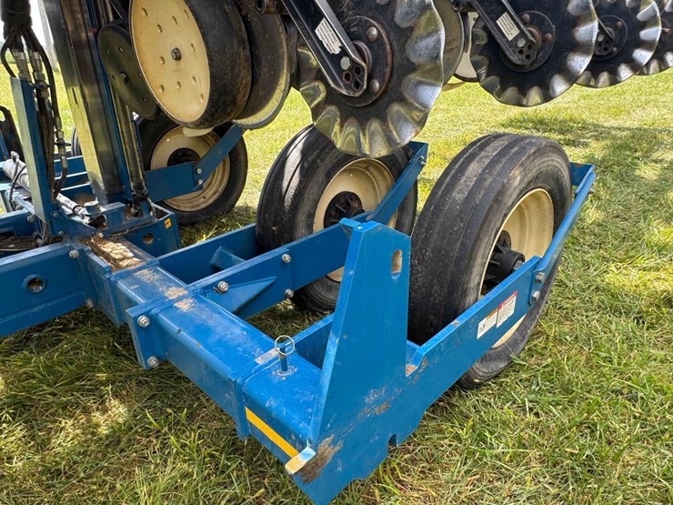 2014-kinze-3600-image-41
