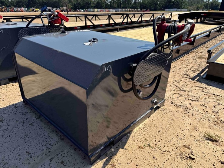 unused-x-star-750-gallon-fuel-tank-image-1