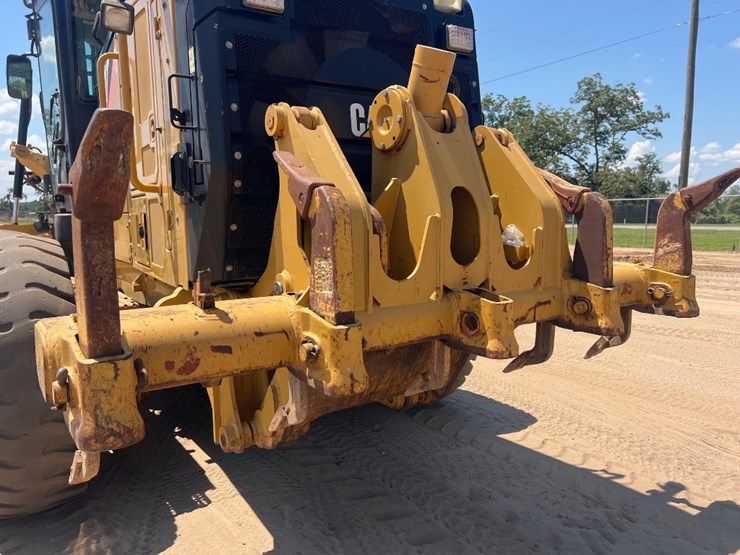 2011-caterpillar-140m2-image-17