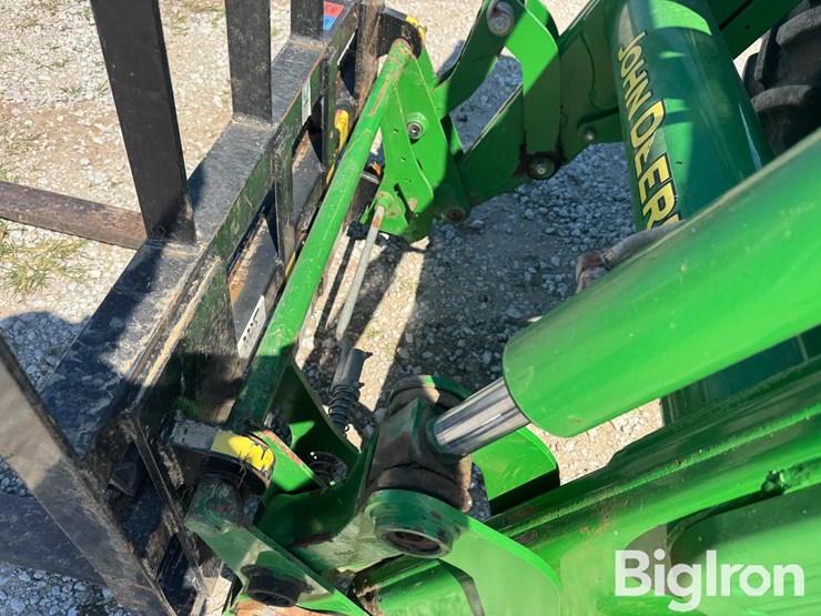 2014-john-deere-6125r-image-16