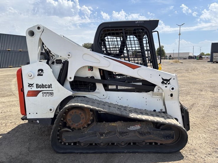 2017-bobcat-t770-image-7