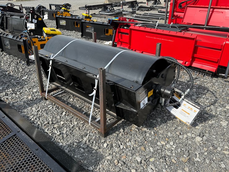 #2000-•-#26270-•-unused-giyi-69"-skid-steer-vibratory-roller-dyluj250788-image-1