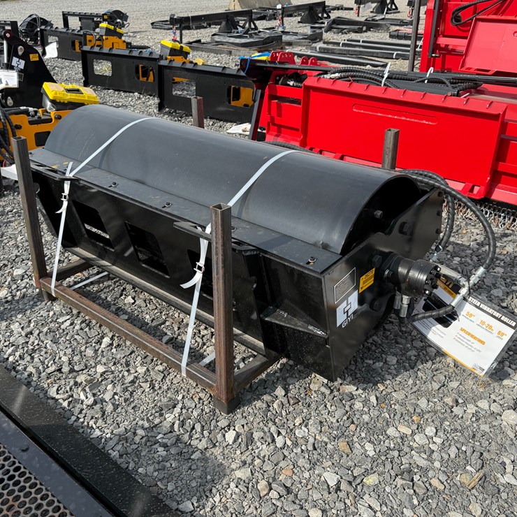 #2000 • #26270 • Unused GIYI 69" Skid Steer Vibratory Roller DYLUJ250788