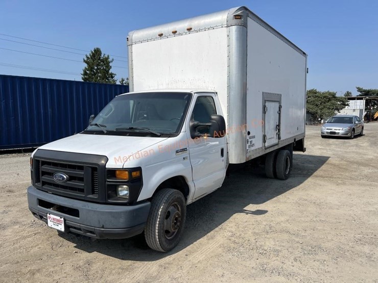 2012-ford-e450-image-1