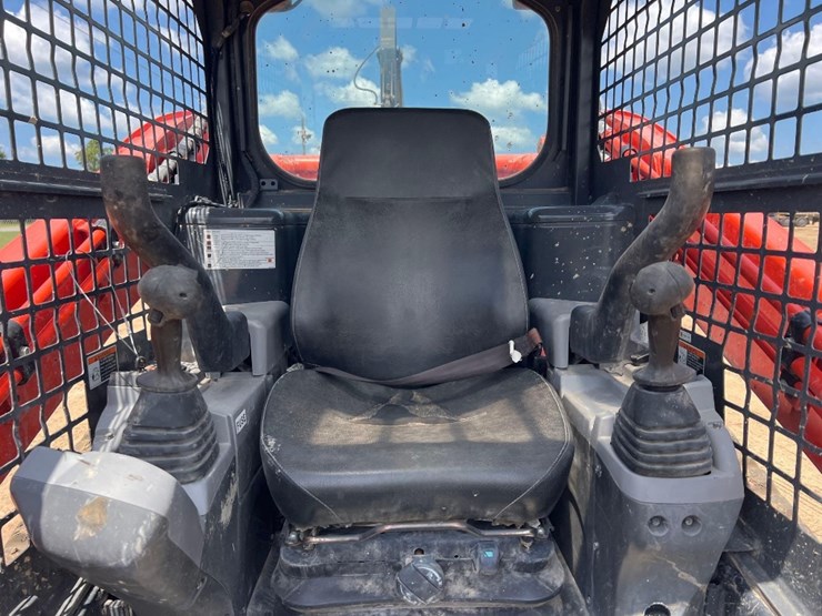 2021-kubota-svl75-2-image-25