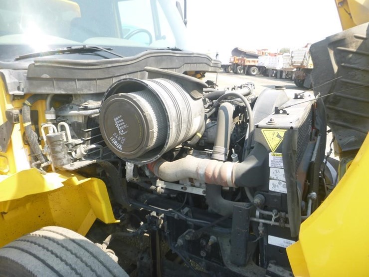 2009-international-durastar-4300-image-17