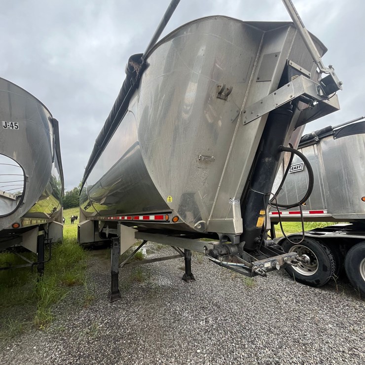 #13 • 2017 MAC 39’ FRAMELESS END DUMP TRAILER