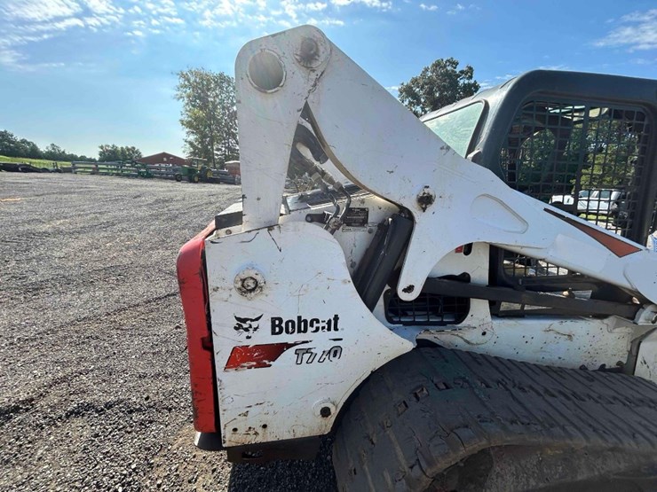 2020-bobcat-t770-image-12