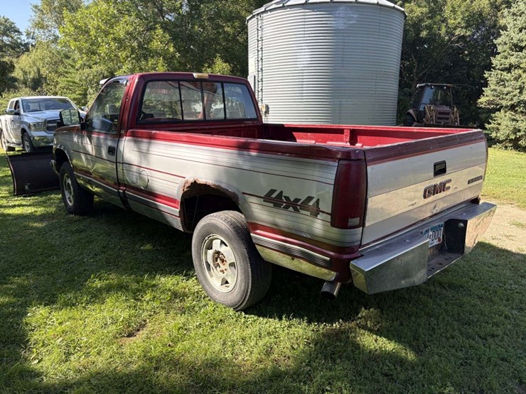 1990-chevy-silverado-k1500-4x4,-reg-cab,-8’-box,-245/75r16-tires-on-alloy-rims,-350-v8,-block-heater-image-6