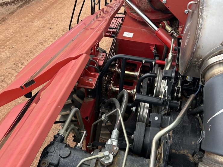 2015-case-ih-8240-image-96