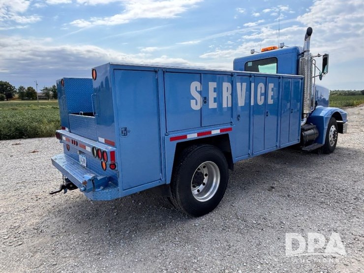 1988-peterbilt-377-image-11