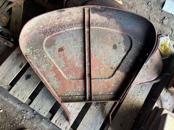 nos-john-deere-parts-and-massey-harris-fenders-image-5