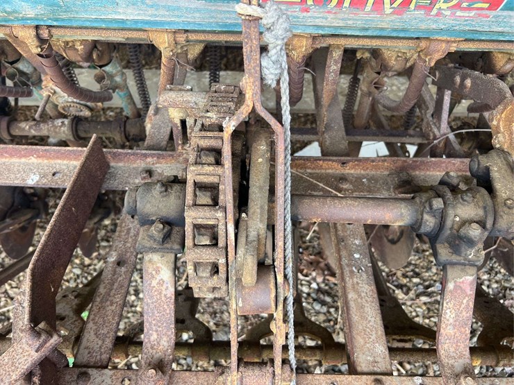 oliver-superior-8ft-grain-drill-image-10