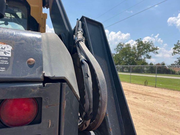 2020-deere-333g-image-18