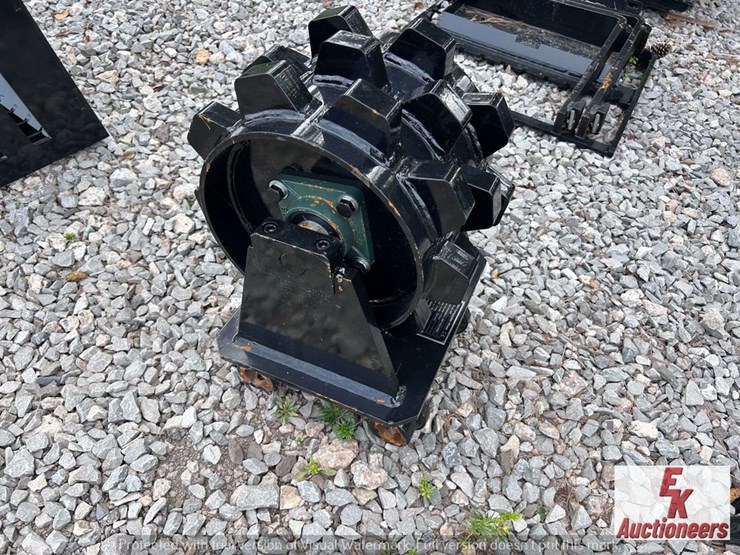 caterpillar-307-image-1