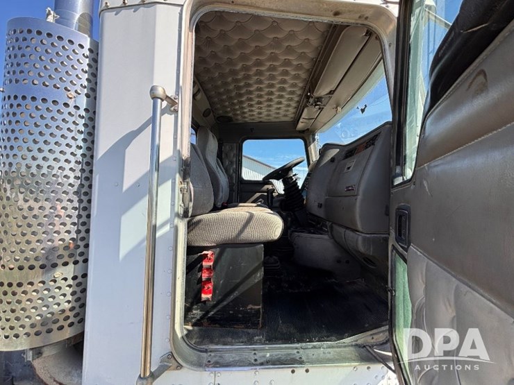 2005-kenworth-t800-image-72
