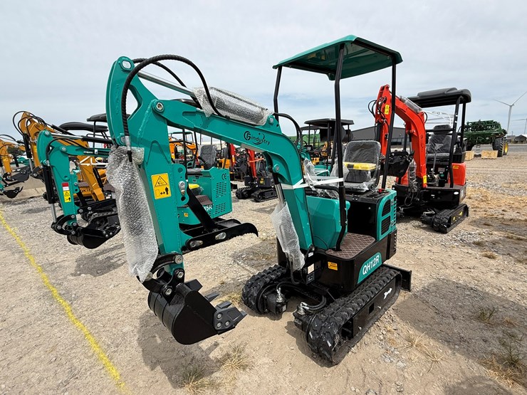 #220-•-#26495-•-unused-cfg-qh12rqh12r-mini-excavator-qh12r202507030543-image-1