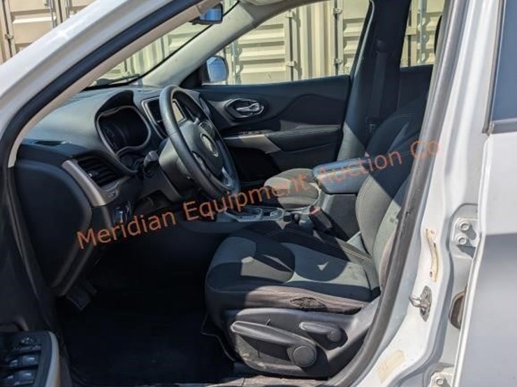 2017-jeep-cherokee-image-19