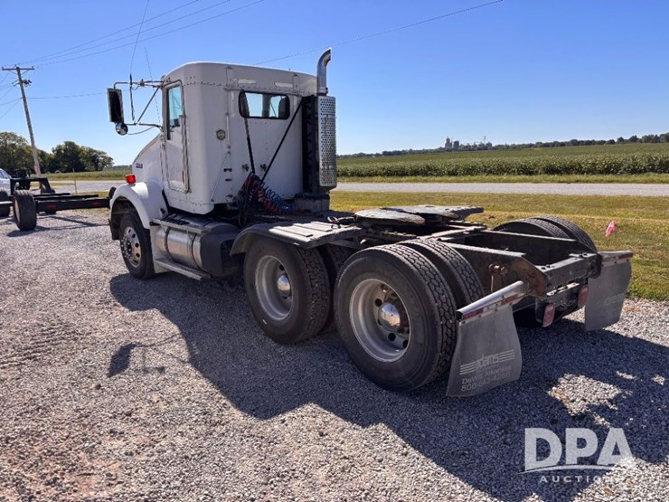 2005-kenworth-t800-image-10