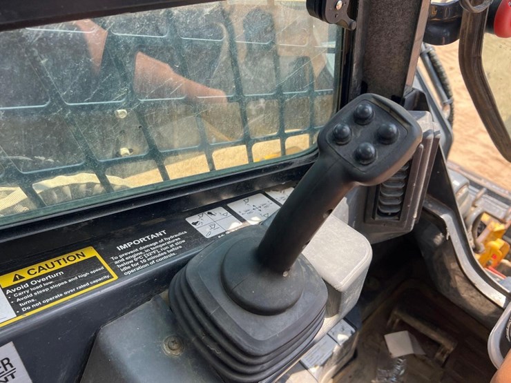 2020-deere-333g-image-37