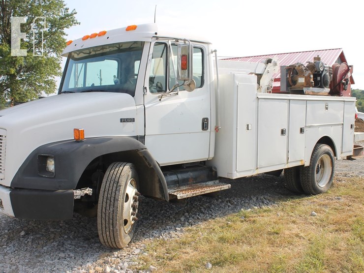 2001-freightliner-fl60-image-10