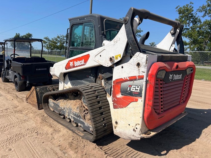 2021-bobcat-t64-image-2