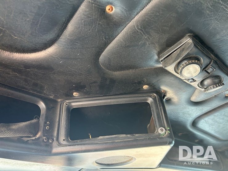 1998-freightliner-day-cab-truck-(cp0657,-unit-28648)-image-42