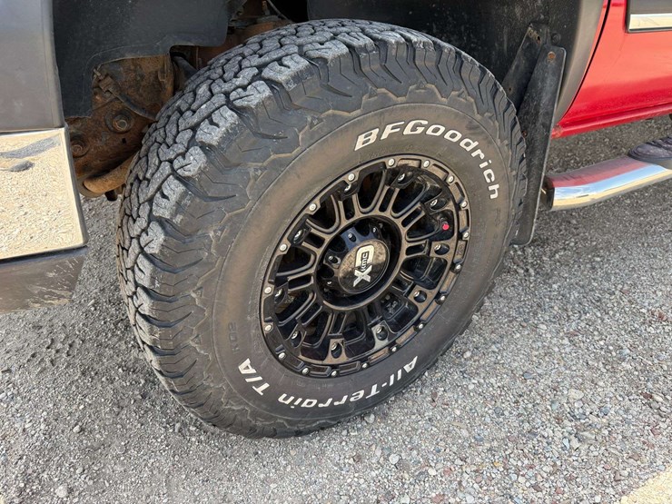2004-chevrolet-2500hd-image-16