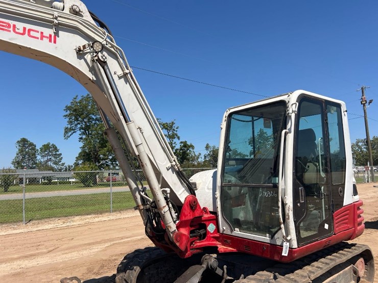 2017-takeuchi-tb290-image-23