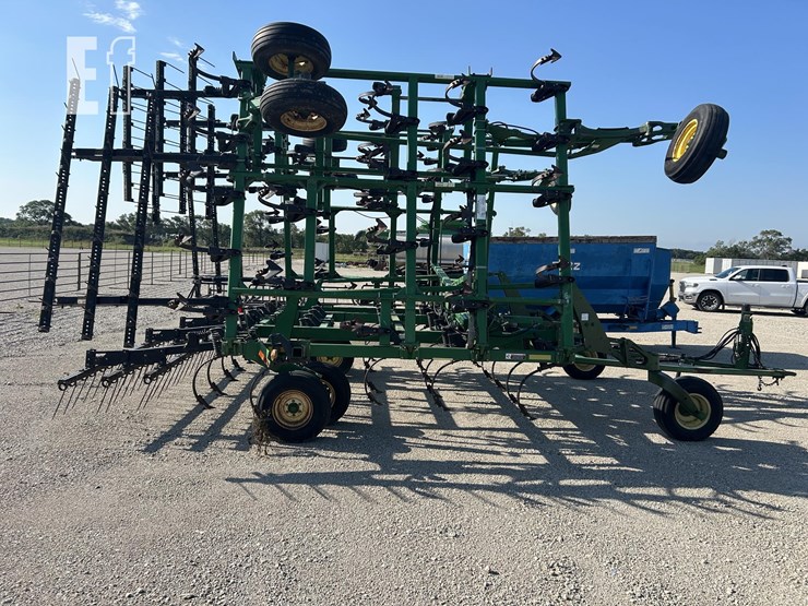 2004-john-deere-2210-image-4