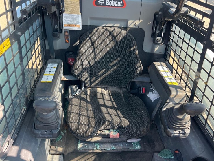 2022-bobcat-t64-image-25