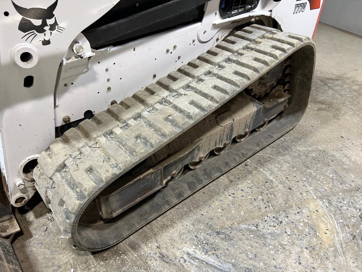 2021-bobcat-t770-image-12
