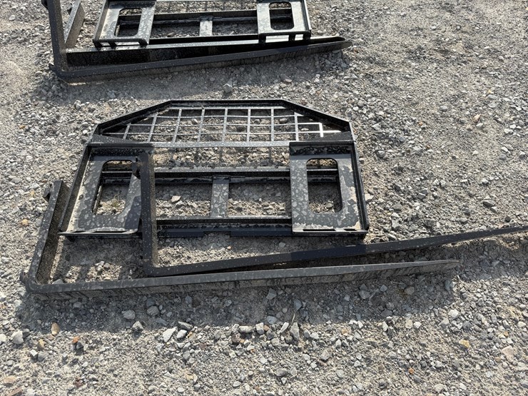 #2000-•-#26287-•-unused-giyi-gy-dhx-skid-steer-forks-image-1