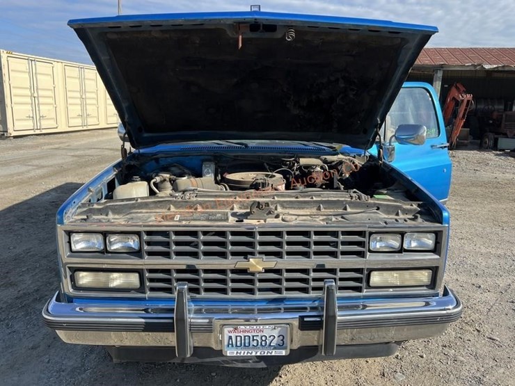 1991-chevrolet-suburban-image-26