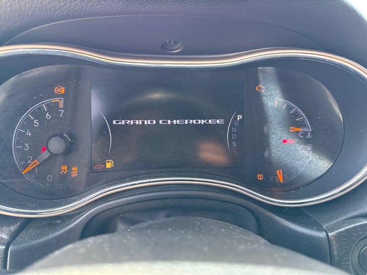 2015-jeep-grand-cherokee-image-35