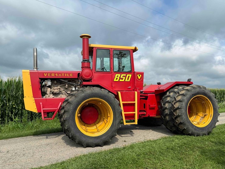 1976-versatile-850-image-4