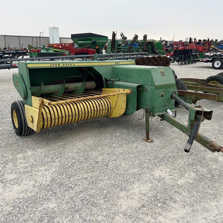 JOHN DEERE 327