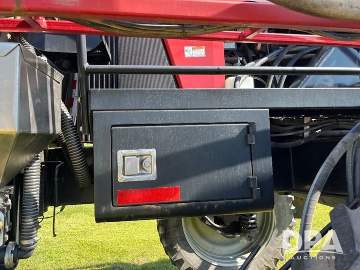 2011-case-ih-patriot-3330-image-48