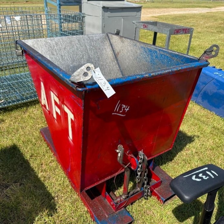 SELF DUMPING HOPPER