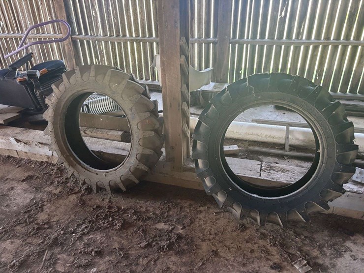 (2)-galaxy-9.5-21-tires-image-1