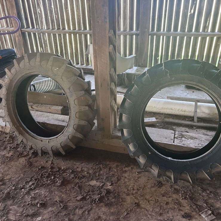 (2) Galaxy 9.5-21 Tires