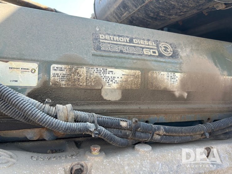 1998-freightliner-day-cab-truck-(cp0657,-unit-28648)-image-26