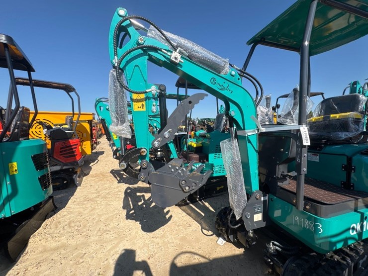 unused-cfg-qk16r-excavator-image-9