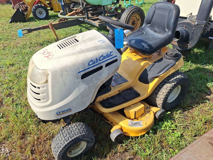 cub-cadet-lt1045-image-1