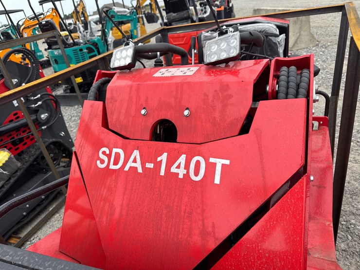#220-•-#26503-•-unused-agt-sda-140t-crawler-loader-image-12