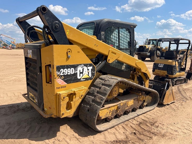 2015-caterpillar-299d-image-4
